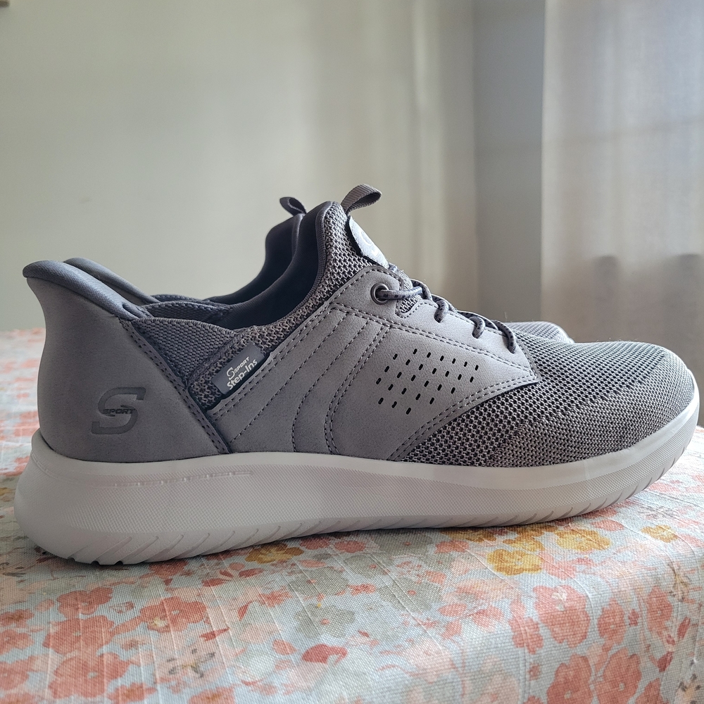 Skechers Men's Gray Athletic Shoes